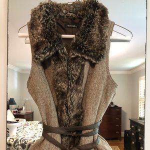 Vest with fur trimming